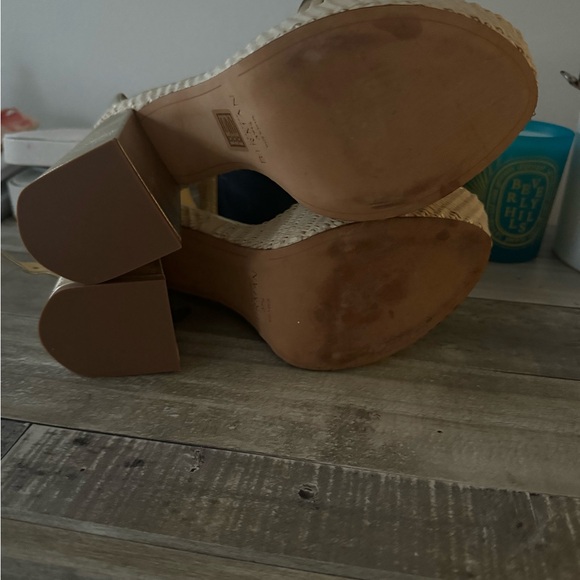 Gorgeous Gold Alexandre Birman chunky block heel shoes - Picture 7 of 9